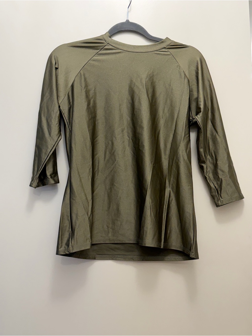 A long sleeve swim T-shirt - olive green 
Size L